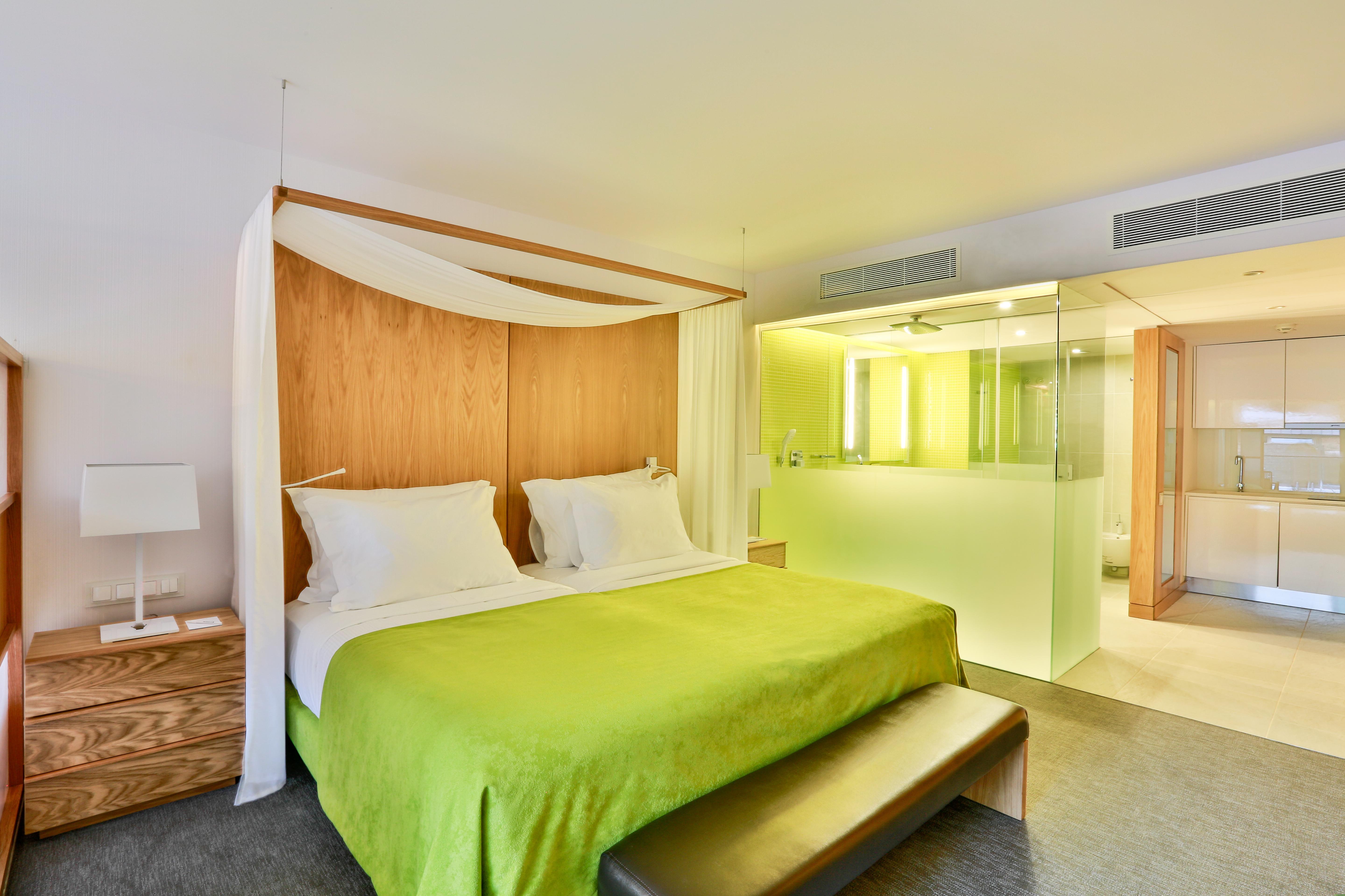 Epic Sana Algarve Hotel Албуфейра Екстериор снимка A room at the hotel